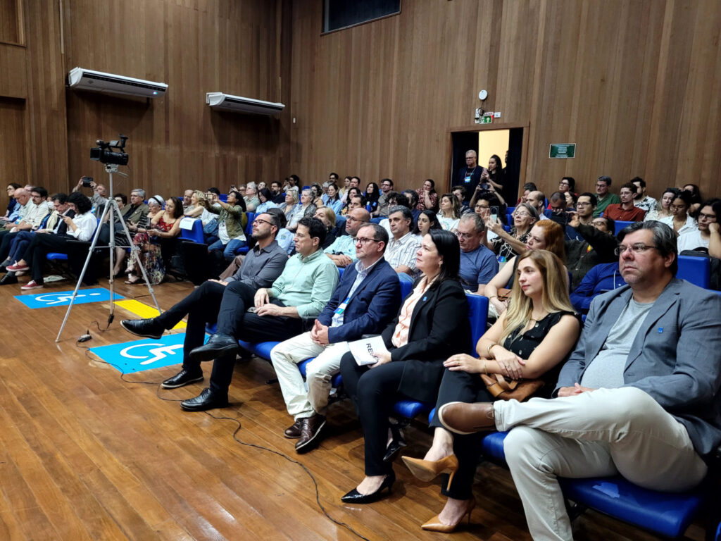 Auditorio de la Universidade Federal de Mato Grosso do Sul en la inauguración del II Seminario de Apheleia